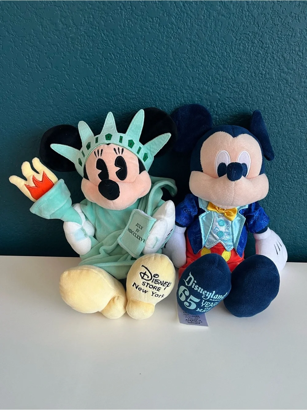 Walt Disney 65th Anniversary Classic Mickey Mouse New York Statue of Liberty